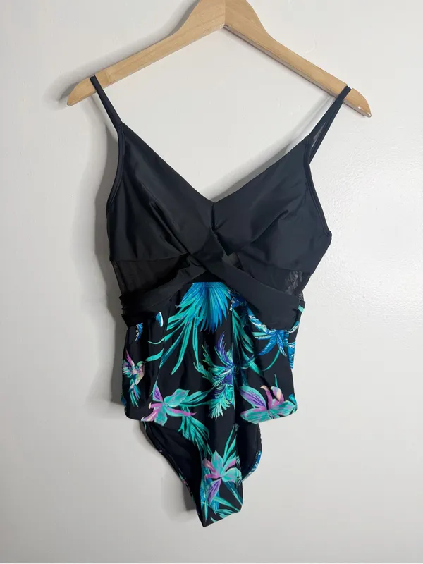 Cupshe Dark Rainforest Wrap Front Mesh Cutout One Piece Swimsuit Medium‎ Beach - Image 3