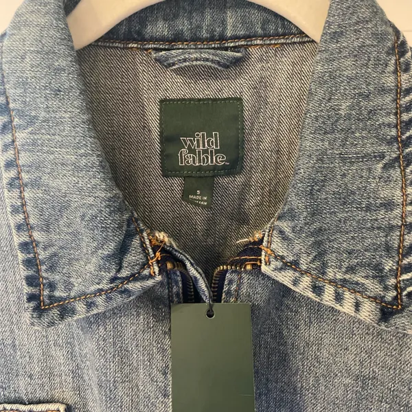 Wild Fable Women's Denim Trucker Jacket Zip Front Medium‎ Wash Size S - Image 3