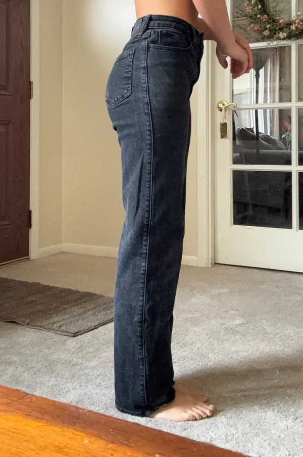 Hollister Ultra High-Rise Dad Jeans - Image 2