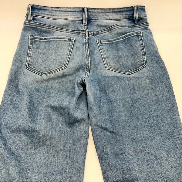 Vervet Blue Stylish Light Blue Wash Women's Straight Leg 5 Pocket Jeans-Size 29 - Image 5