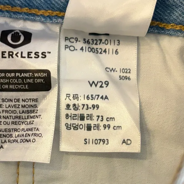 Levi's 501 Original Denim Shorts Womens 29 High Rise Raw Hem 2" Light Wash‎ NWT - Image 7