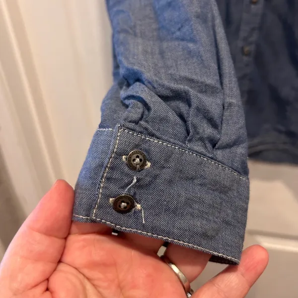 NWT Prototype Authentic Women's Denim Shirt L‎ Long Sleeve Button Down Roll Tab Blue Size L - Image 2