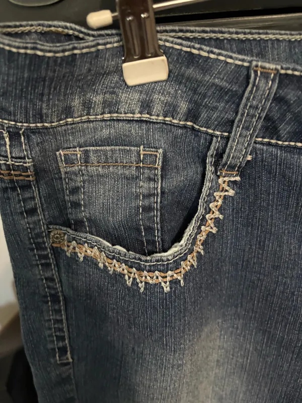 Rue 21 size 13/14 embellished denim jean shorts - Image 4