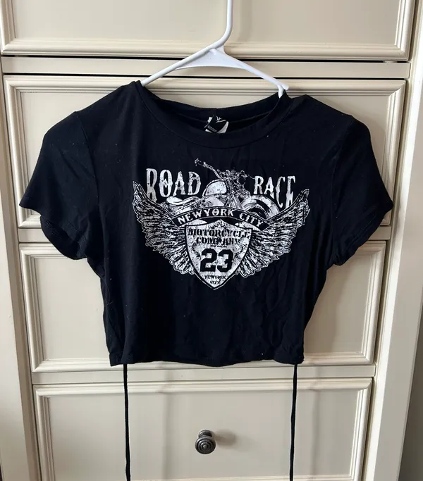 Windsor Motorcycle Graphic Cropped Tee - Image 2