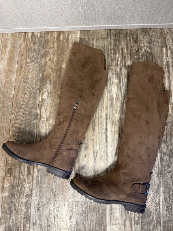 Bass Women's Brown Knee-High Boots - Classic Riding Style - Image 5