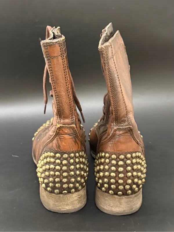 STEVE MADDEN “Tarnney” Distressed Brown Leather Studded Moto Boots Size 7.5M - Image 8