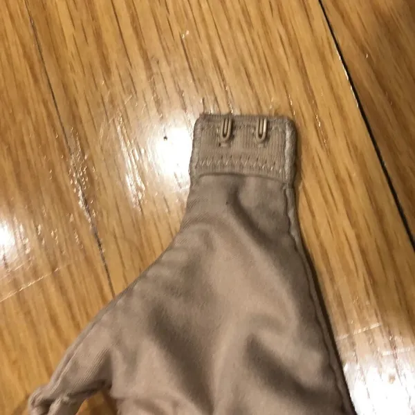 Victoria's Secret 𝅺 beige body perfect shape bra size 32 D. - Image 2