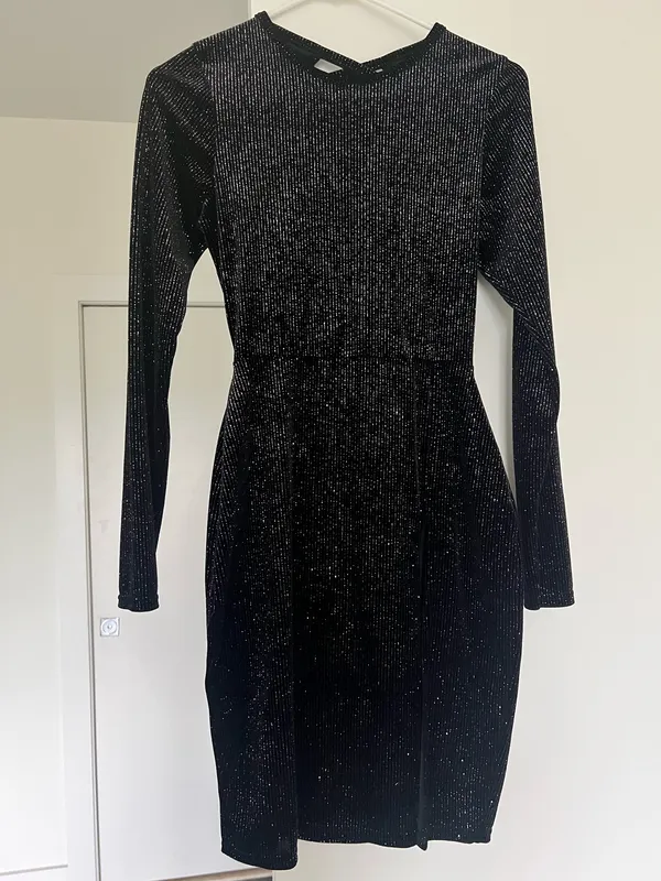 Black Long-Sleeve Sparkle Bodycon Dress - Image 4