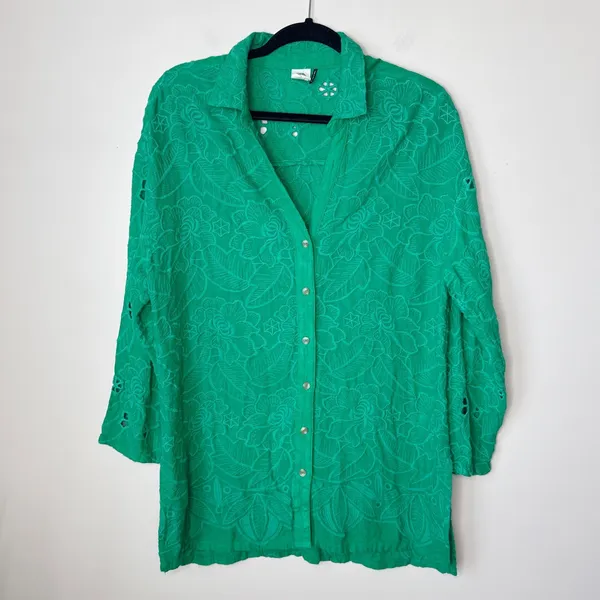 Anthropologie Akemi + Kin Abacos Green Eyelet‎ Tunic Blouse Top Medium OB762780 - Image 3