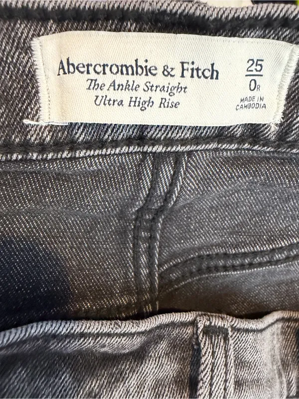 Abercrombie & Fitch The Ankle Straight Ultra High-Rise in Gray Wash Jeans Size 0 - Image 5
