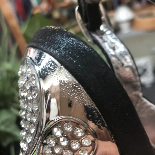 Cute black leather w/rhinestones & Blk jewels - Image 7