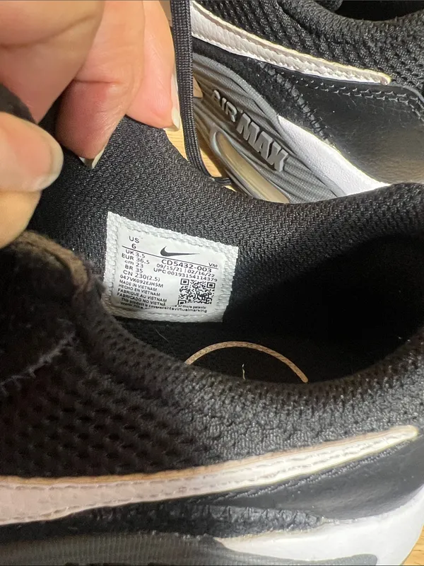 Nike Black and White Men’s Athletic Sneakers - Image 5