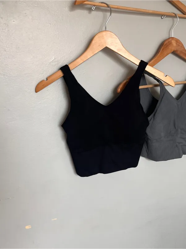 Pro-Fit Seamless Ribbed V-Neck Bralette - Black & Gray Large - Image 3