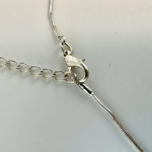 Pink and silver tone heart pendant necklace - Image 6
