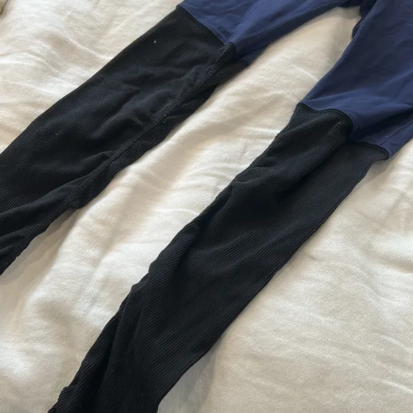 ALO Navy‎ Black Ribbed Workout Leggings - Image 5