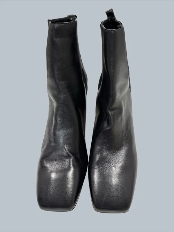 Calvin Klein Cassia Black Leather Square Toe Chelsea Ankle Booties 11M - Image 4