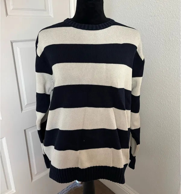Brandy Melville Sweater - Image 2
