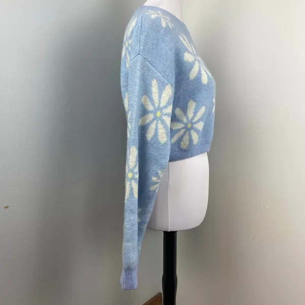 Witty Fox Blue Retro Floral Cropped Knit Sweater Large Daisy - Image 3