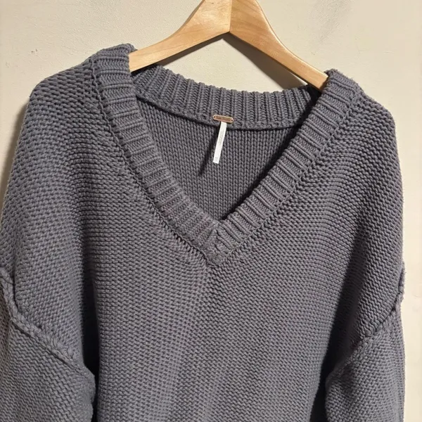 Free People Alli V-neck oversized Sweater Gray- Size XS - Image 7