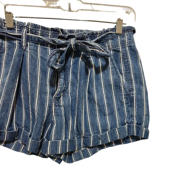 American Eagle Blue Striped Denim Belted Pleated Cotton Paperbag Shorts Size 4 - Image 3