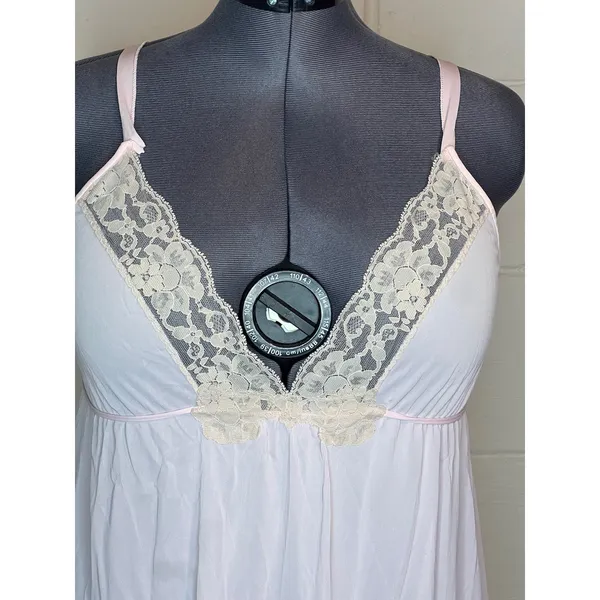 nightgown negligee deep V satin pink vintage - Image 3