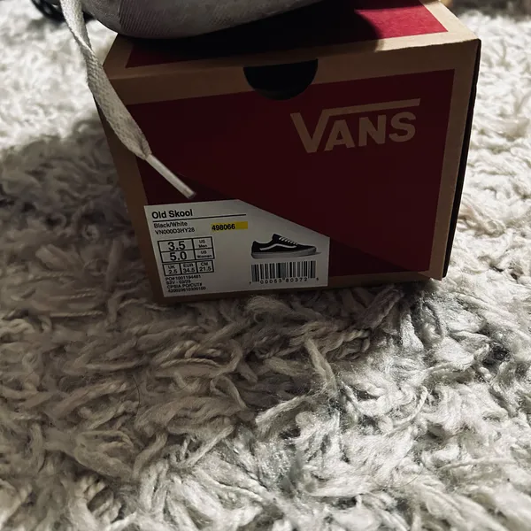 Vans Old Skool Shoes - Image 10