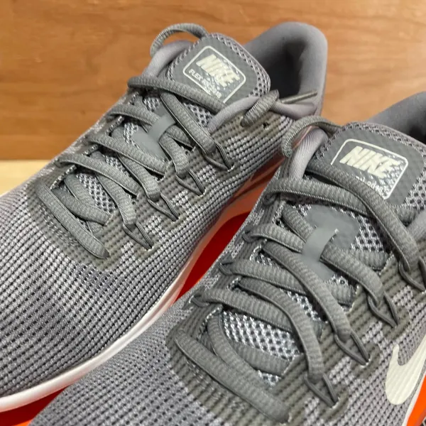 Nike Flex 2018 RN Women size 7.5 - Image 3