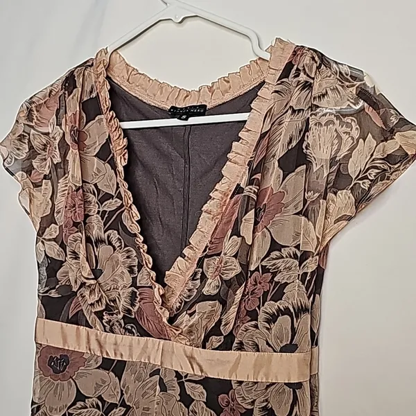 Maria Bianca Nero pink floral v neck line pleated hem sz Small - Image 4