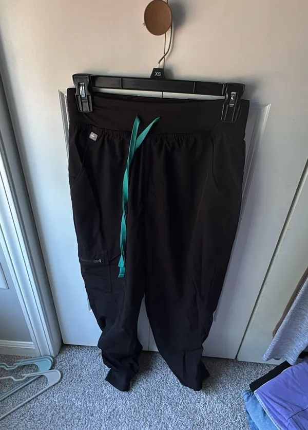 FIGS Scrub Pants Jogger - Image 2