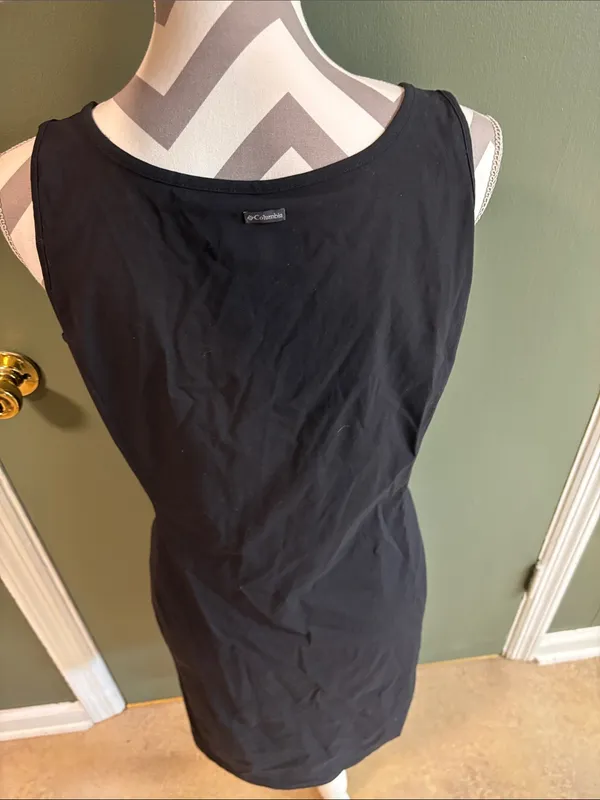 Classic Black V-Neck Sleeveless Midi Dress - Image 4