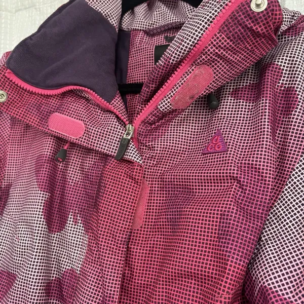 Nike ACG Jacket Womens Size Small Fit Storm Butterflies Ski Snowboarding - Image 2
