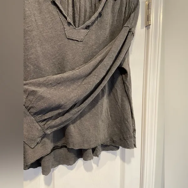 We The Free Free People Size M Gray Rush Hour Peasant Blouse Raw Hem Linen Long Sleeve - Image 7