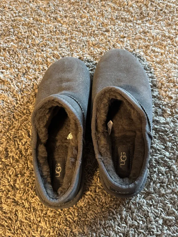 UGG Slippers Women’s - Image 2
