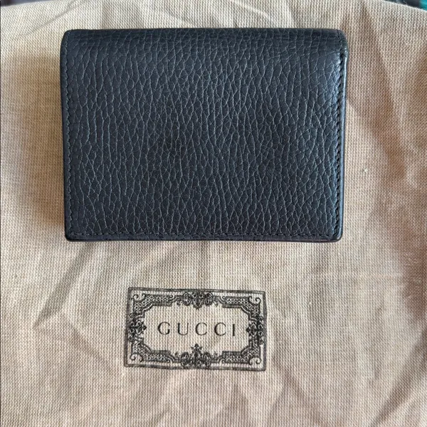 Gucci Marmont Black Leather Wallet with Gold Bow Logo and floral lining - Image 2