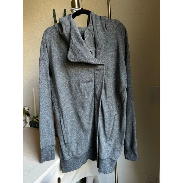 Lululemon Heathered Gray Wrap Up Jacket Size 8 - Image 4