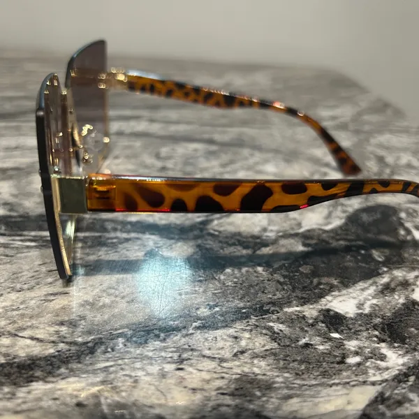 Stylish Brown Sunglasses - Image 4