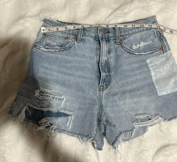 American Eagle size 6 High Rise rainbow patchwork 90’s Boyfriend Shorts - Image 8