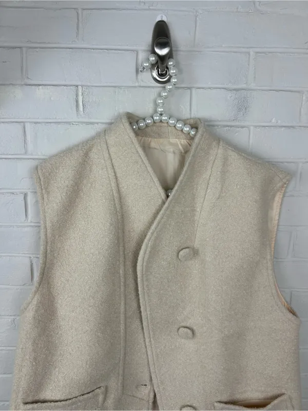 Amazon Cream Light Sherpa Boucle Knit Vest Size L - Image 3
