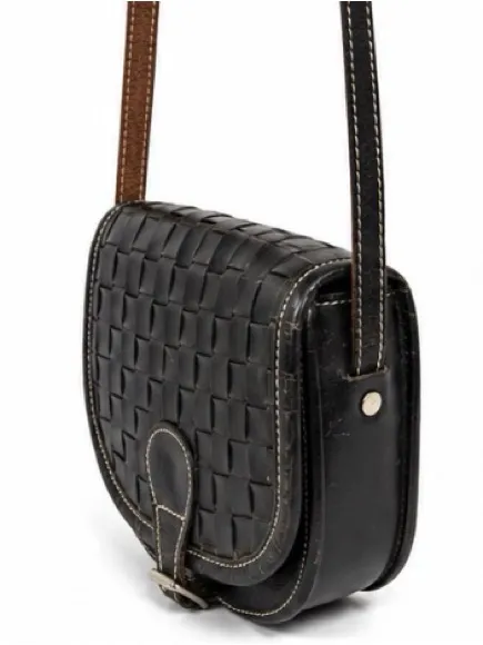 Vintage black leather woven crossbody purse - Image 4