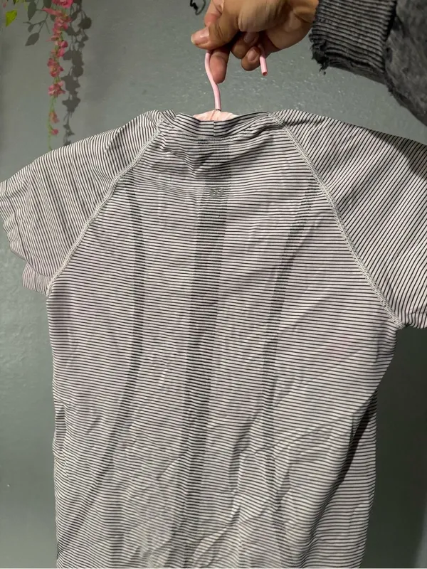 Lululemon Striped Short Sleeve Athletic Top Estimated Size 4/6 - Image 3