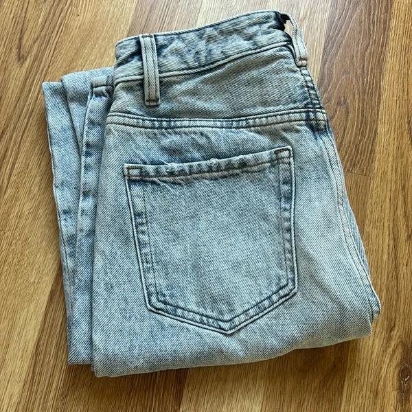 Pacsun 90s Boyfriend Distressed Light Wash Jeans - Image 8