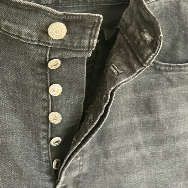 Levis 501 Original Cropped Jeans Faded Black High Rise Button Fly 72693-0134 W32 - Image 5