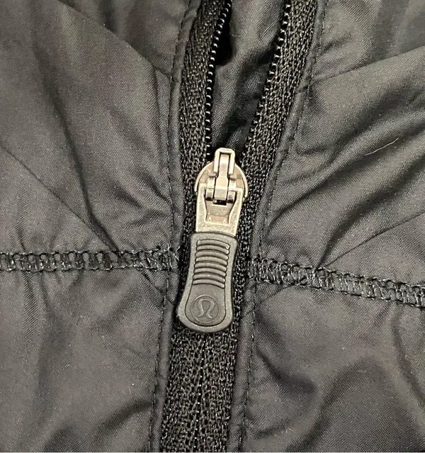 LULULEMON Black Lightweight Pleated Reflective Vest Size 4 - Image 15