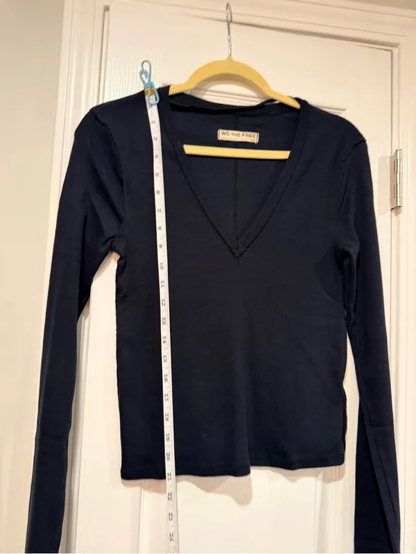 NWOT We The Free Size M Free People Ribbed V-Neck Long Sleeve Fitted Top Raw Hem - Image 2