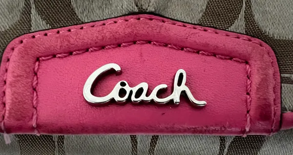 Coach | ladies Signature Jacquard clutch wallet. - Image 2