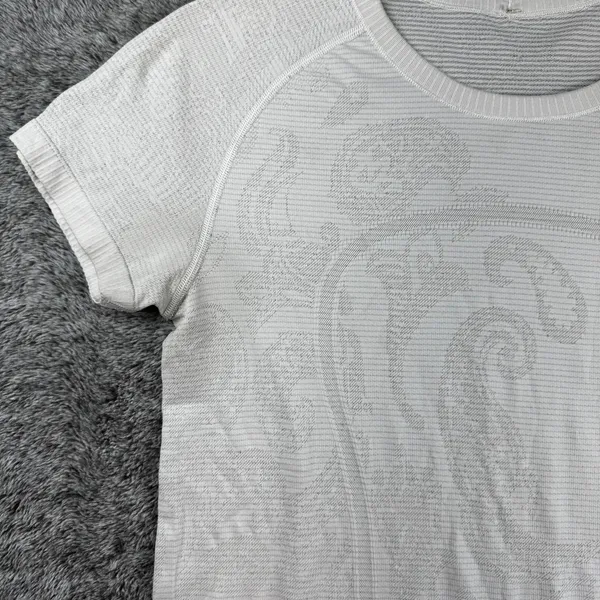 Lululemon Swiftly Tech Short Sleeve Lace Women's 12 Polar Cream - Image 4