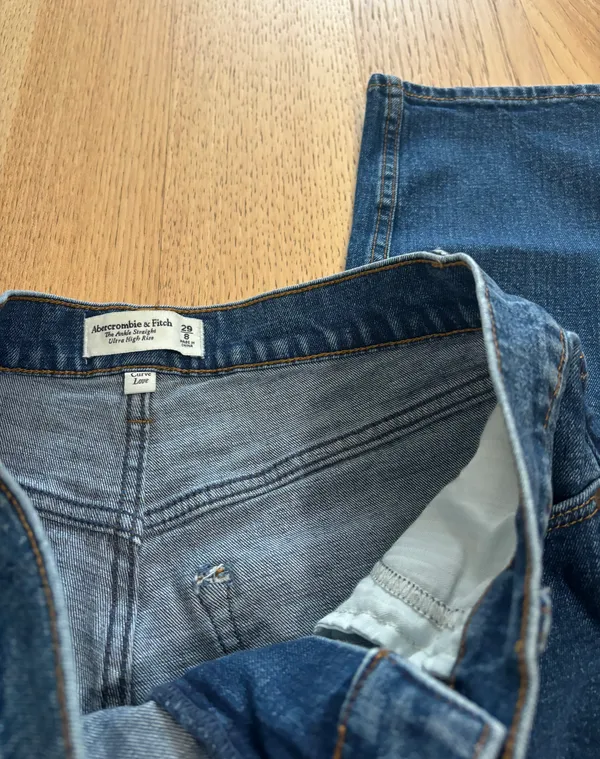 Abercrombie Curve Love Ultra High Rise Jeans - Image 3