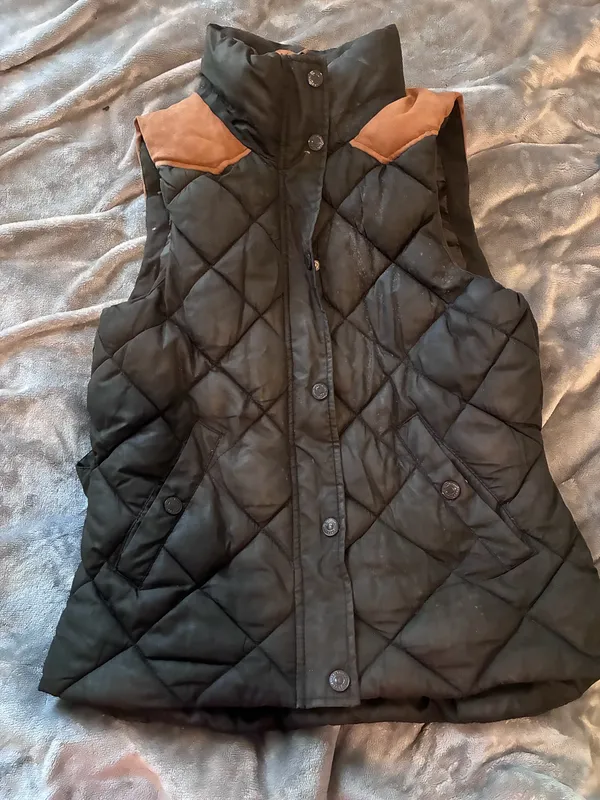 H&M L.O.G.G. (Label of Graded Goods) Women's Diamond Quilted Puffer Vest - Image 2