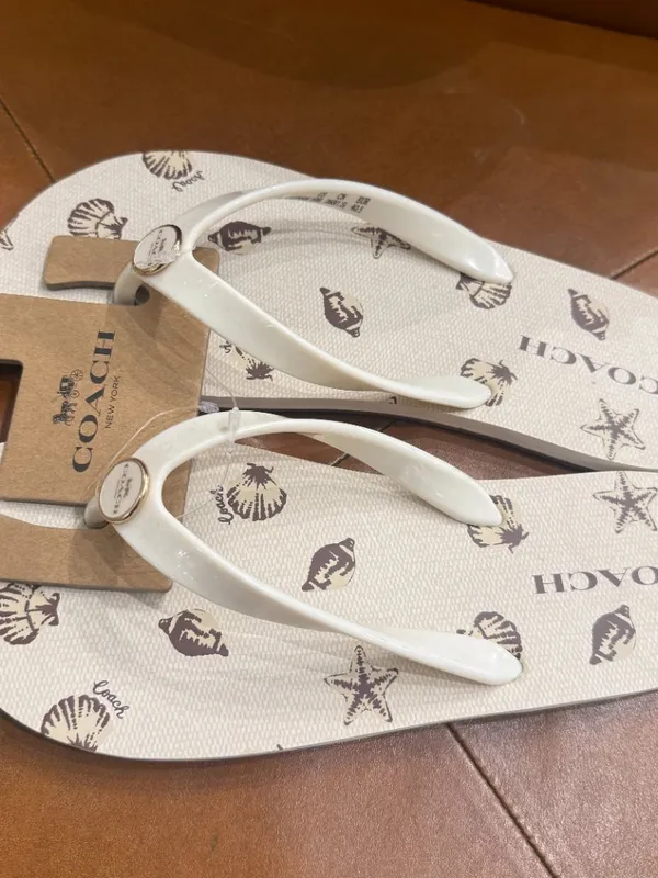 NWT Coach Zayn Flip Flop With Shell Print CBM87 Chalk US 10 - Image 2