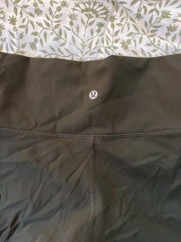 Lululemon Cropped Legging - Image 2